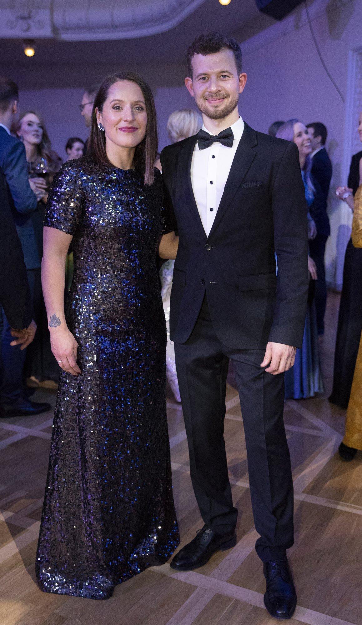 KLÕPSUD | „Elu koolilapsega alaku!“ Sandra Sillamaa ja Jalmar Vabarna poeg alustas kooliteed