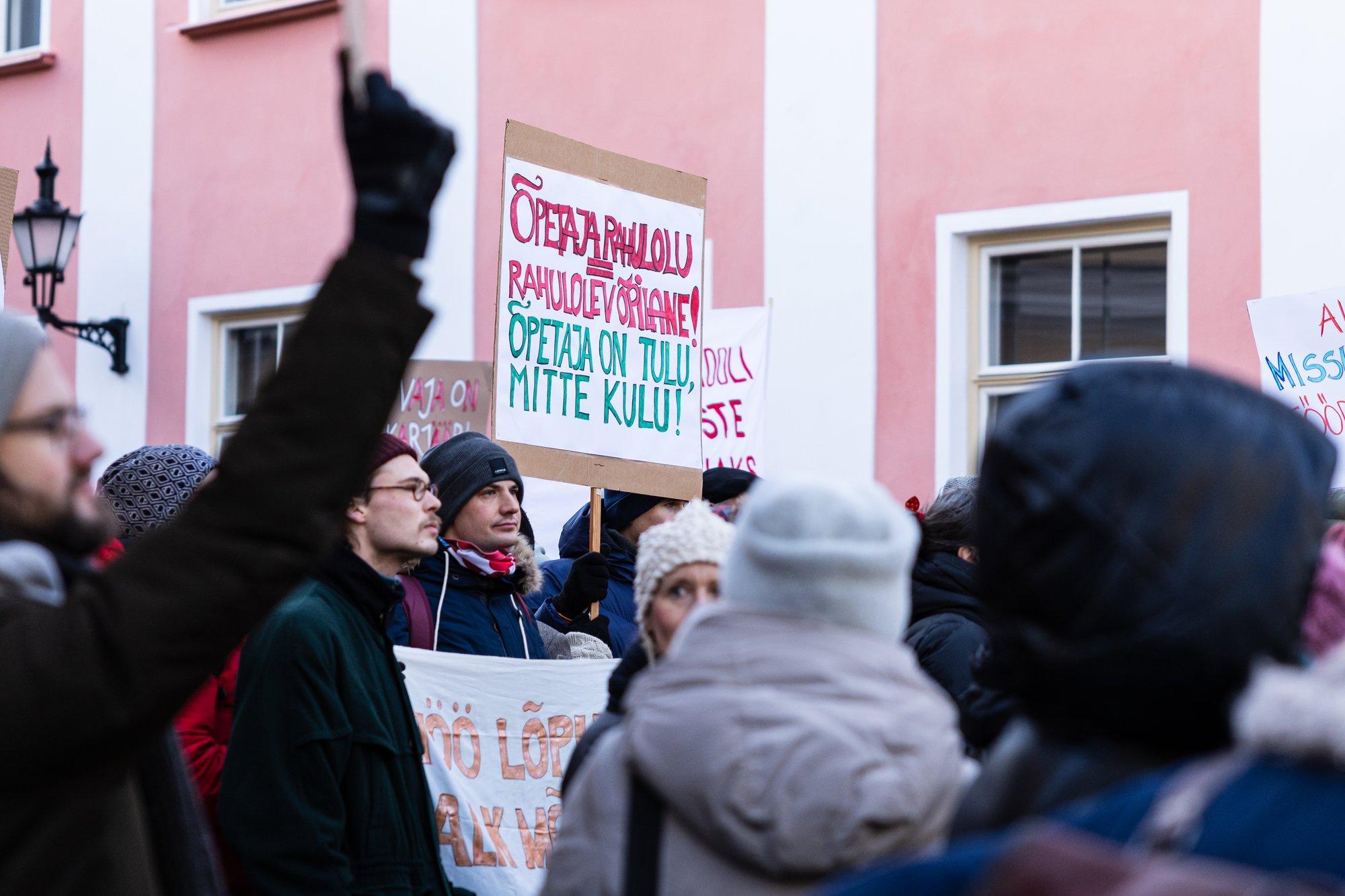 TÖÖTÜLI LÄBI | Õpetajad allkirjastasid ministeeriumiga erimeelsuste protokolli, tekib õigus taas streik korraldada