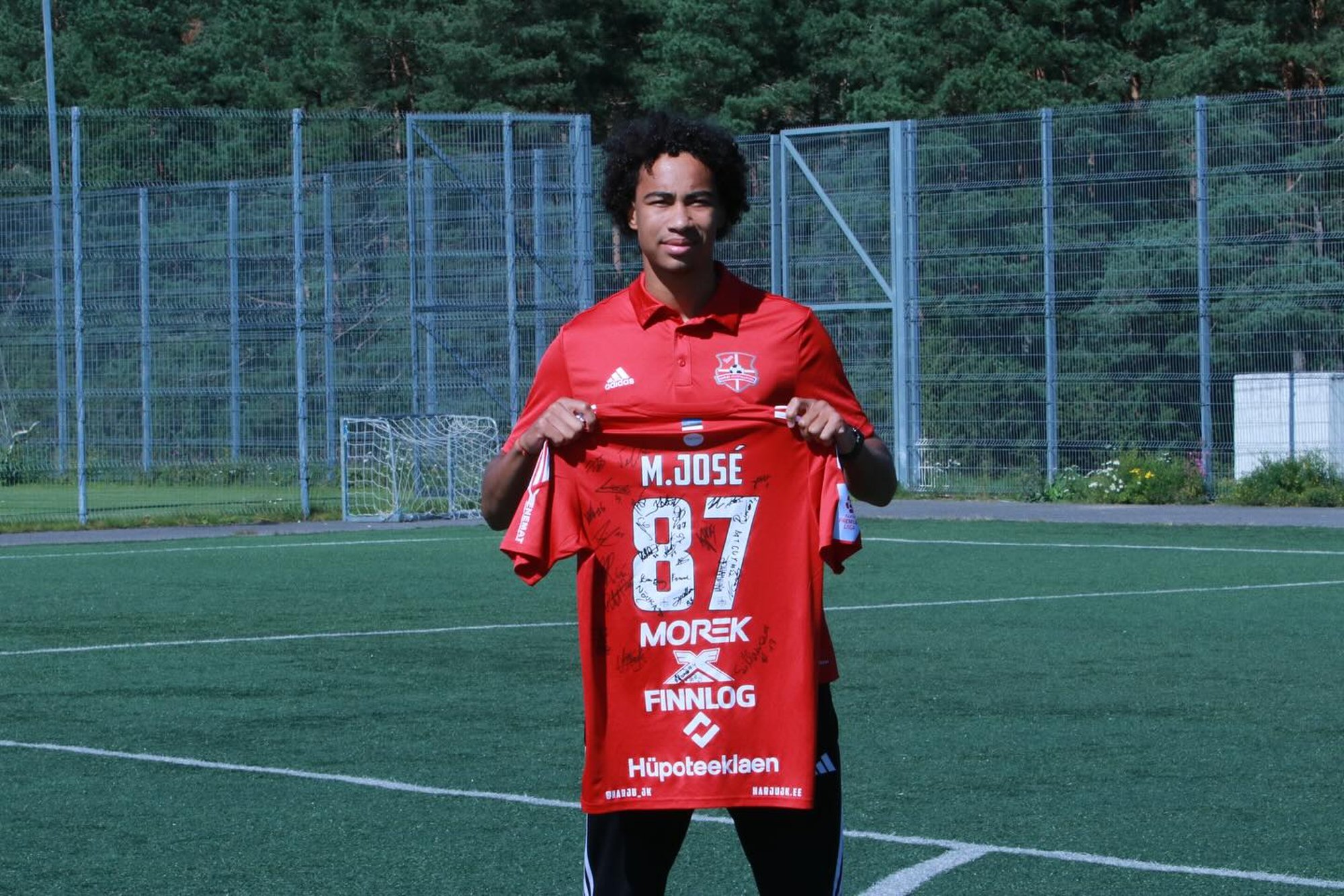 Harju Laagri jalgpallur siirdub Sloveenia kõrgliigasse