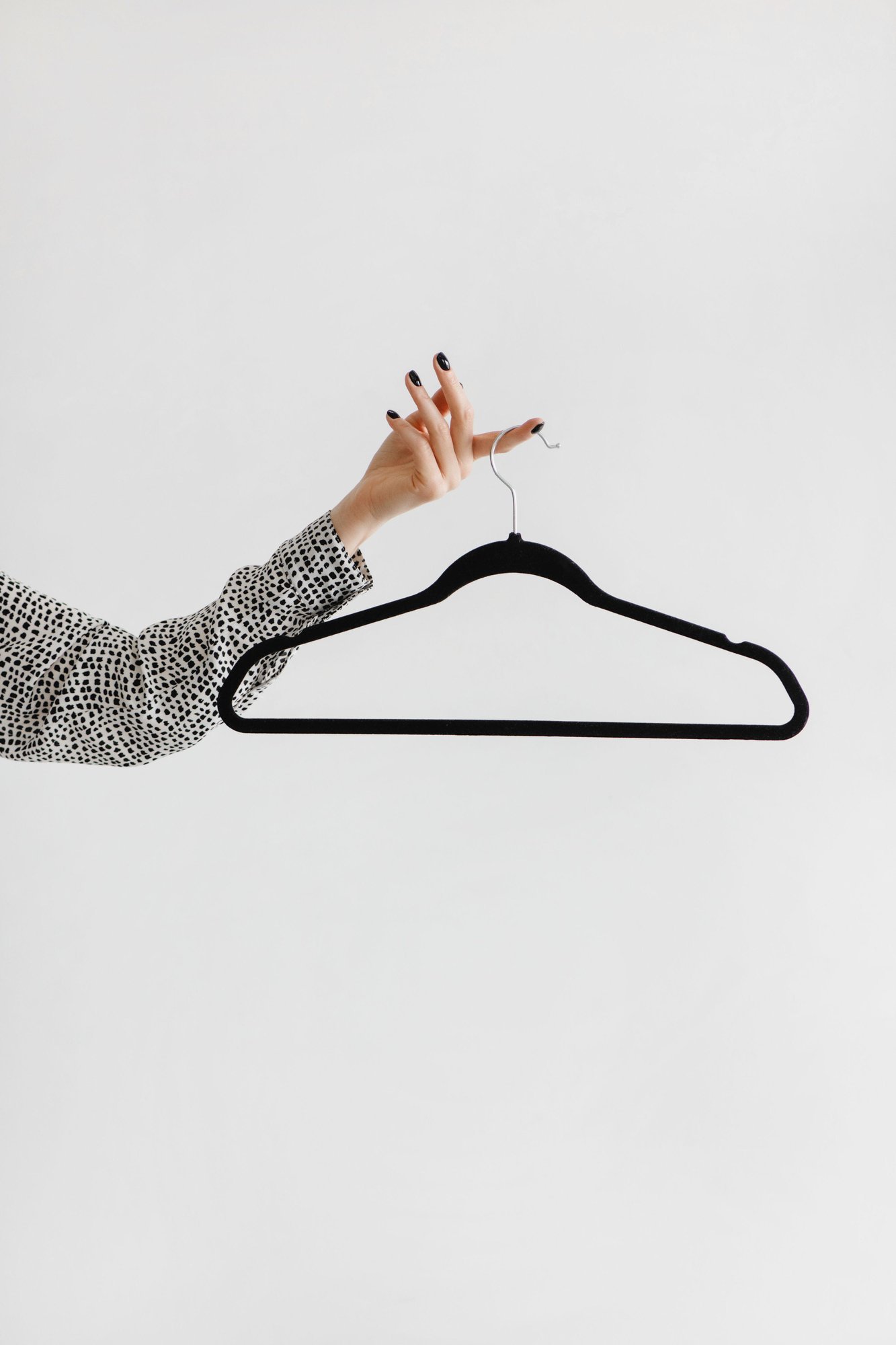 MOERUBRIIK | Lugeja küsib: kuidas saada riietel lahti „õlanibudest“?