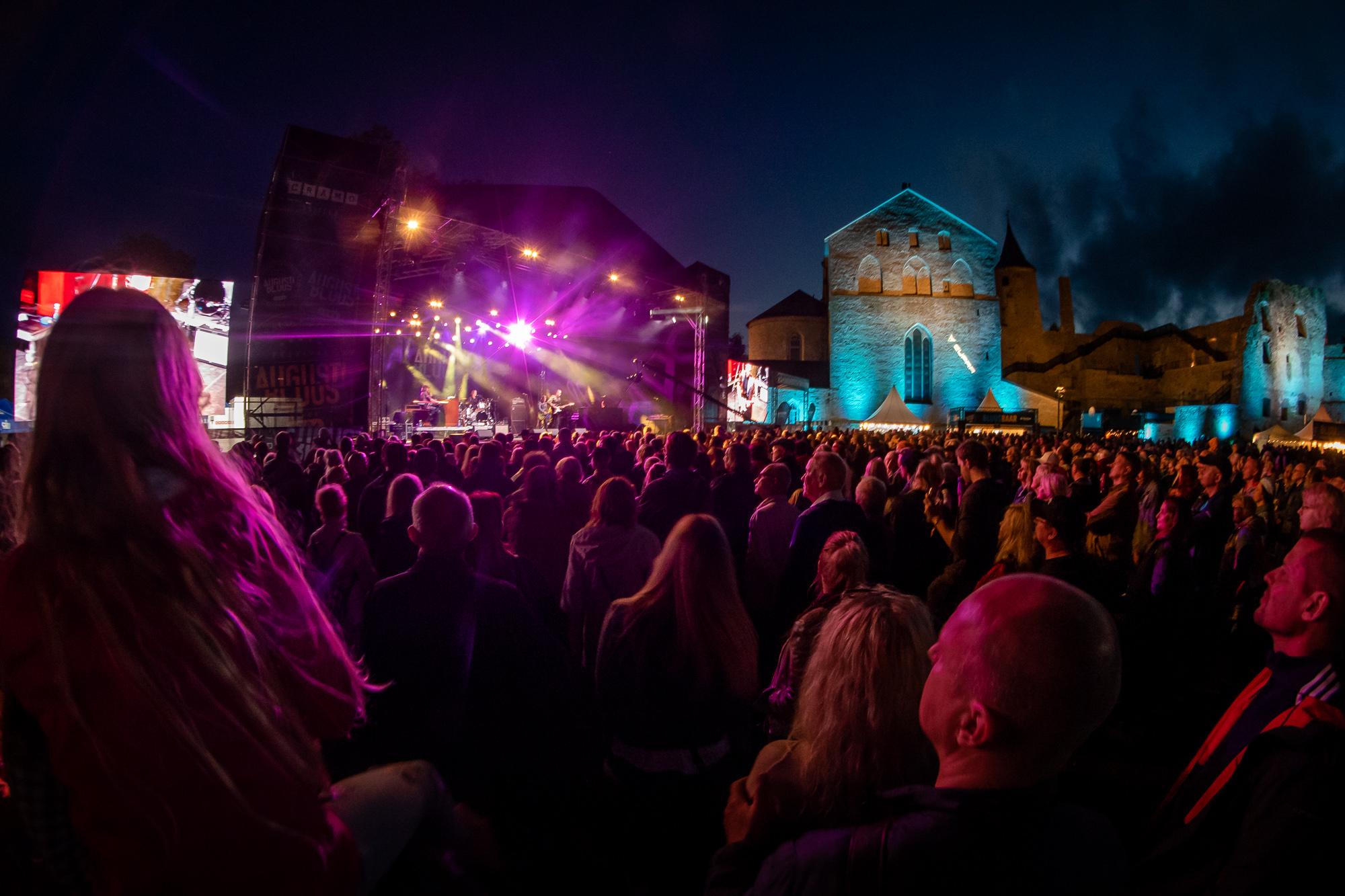 Augustibluusi alusepanija Rommy: saimegi bluusipisiku laiemalt levima!