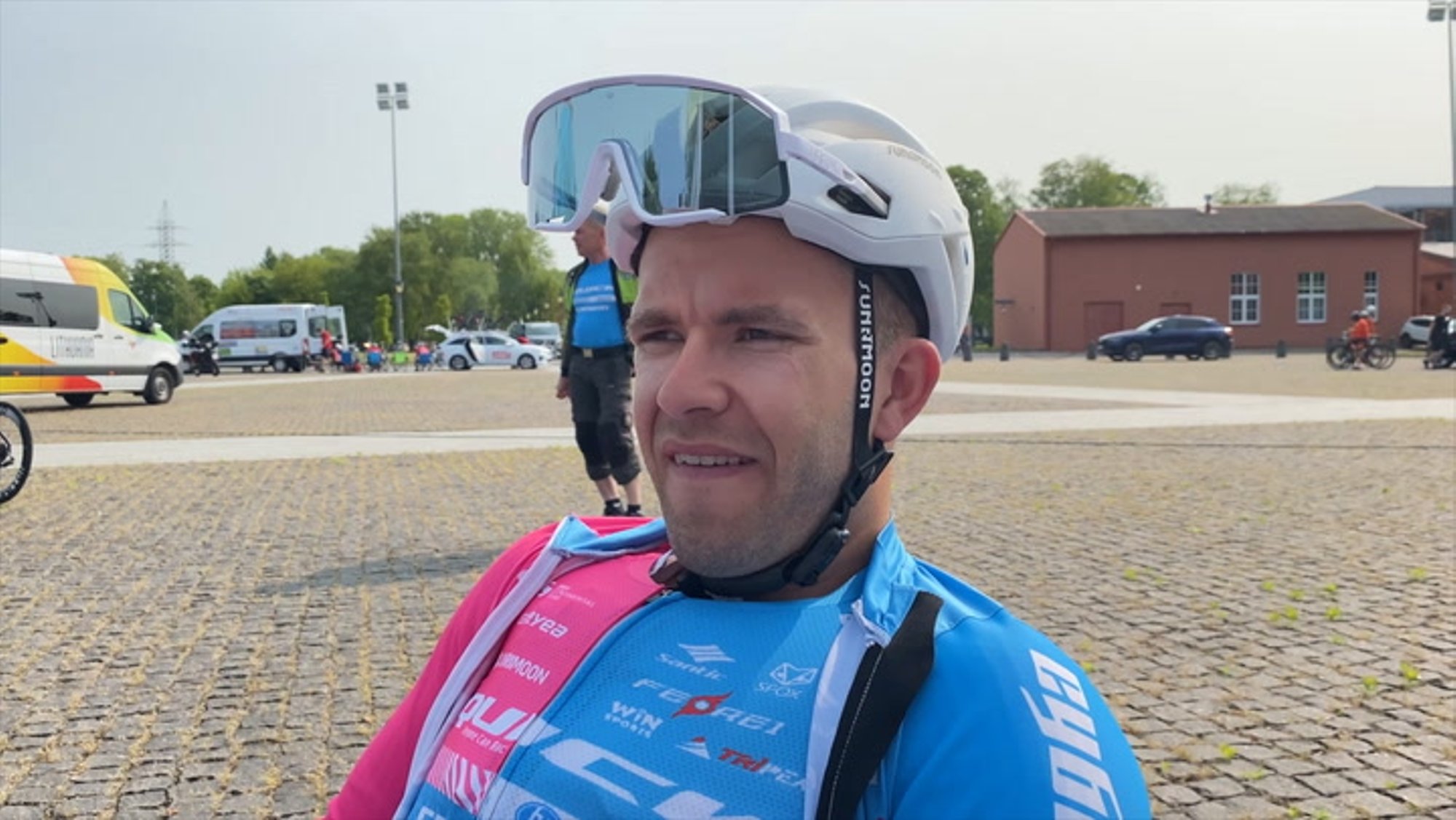 VIDEOBLOGI | „Võit käes, õlled lahti, kõik rõõmsad.“ Eesti profitiimi QuickPro telgitagused Hiina ja Leedu velotuuridel