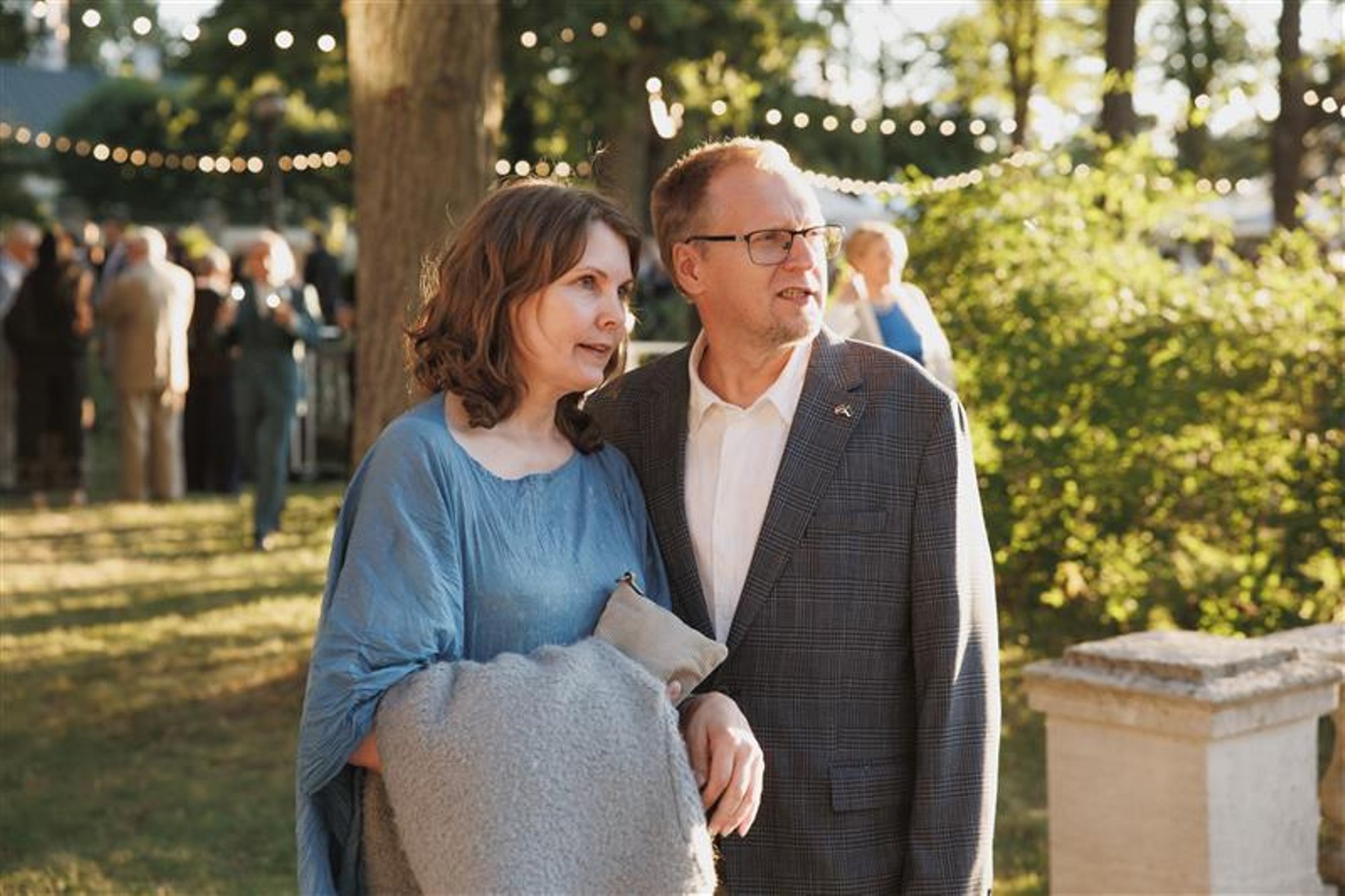 Hõissa, pulmad! Contra abiellus, tema kaasa on läti juurtega tõlk