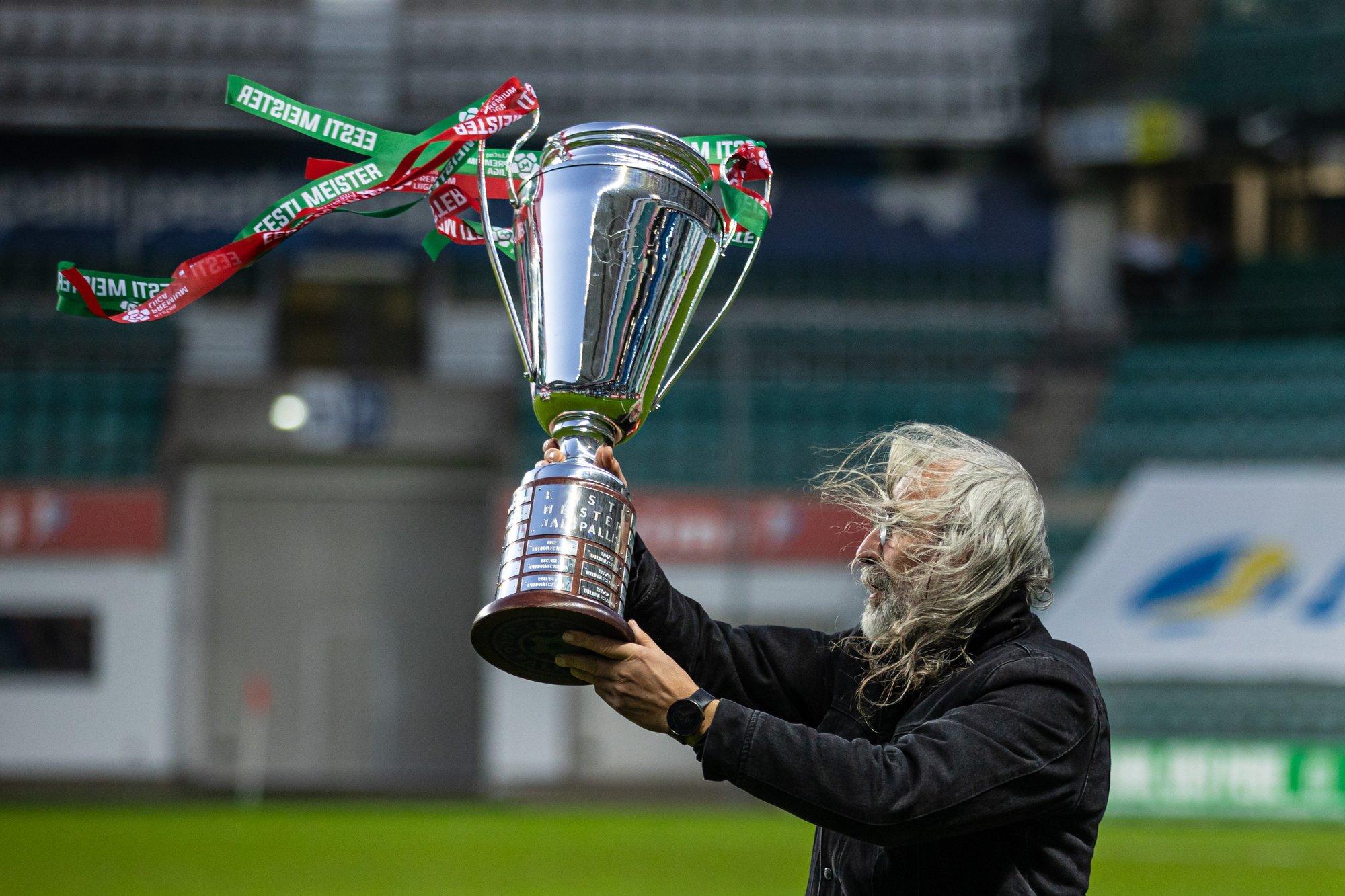 Flora või Levadia? Aivar Pohlak ootab meistritiitli saatust Märjamaal. Võidukarikaid on aga kaks