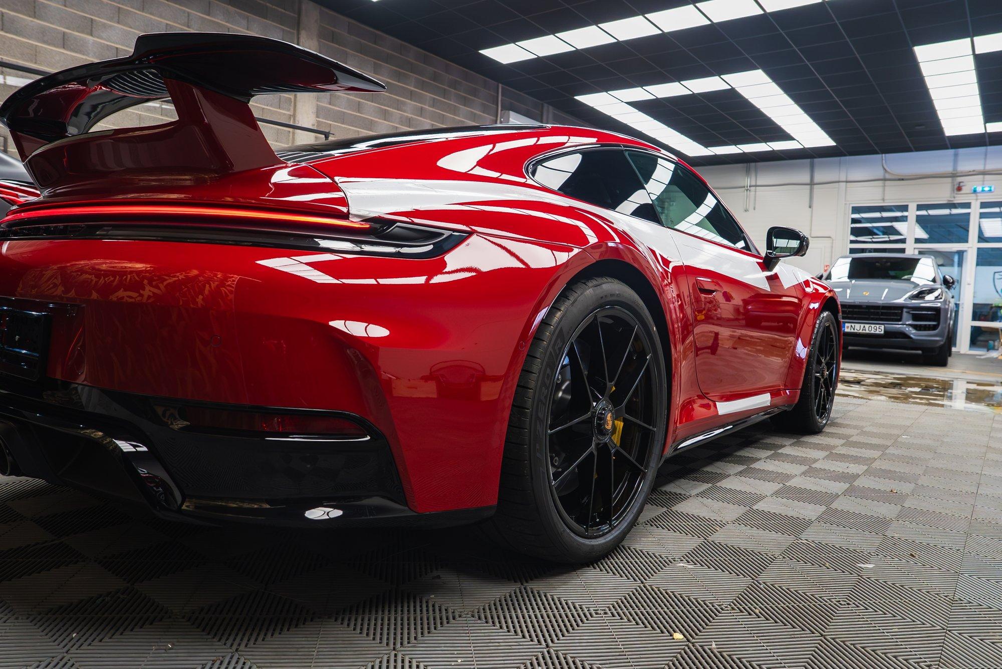 Pettus sotsiaalmeedias: kasutades Mobile Autokeskuse nime, loositakse välja uhket Porschet