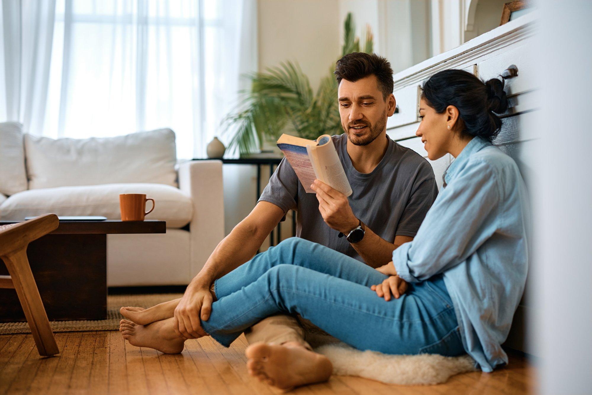 Parem enese ja partneri mõistmine garanteeritud! Armastusromaanide lugemine võib su suhtele kasuks tulla