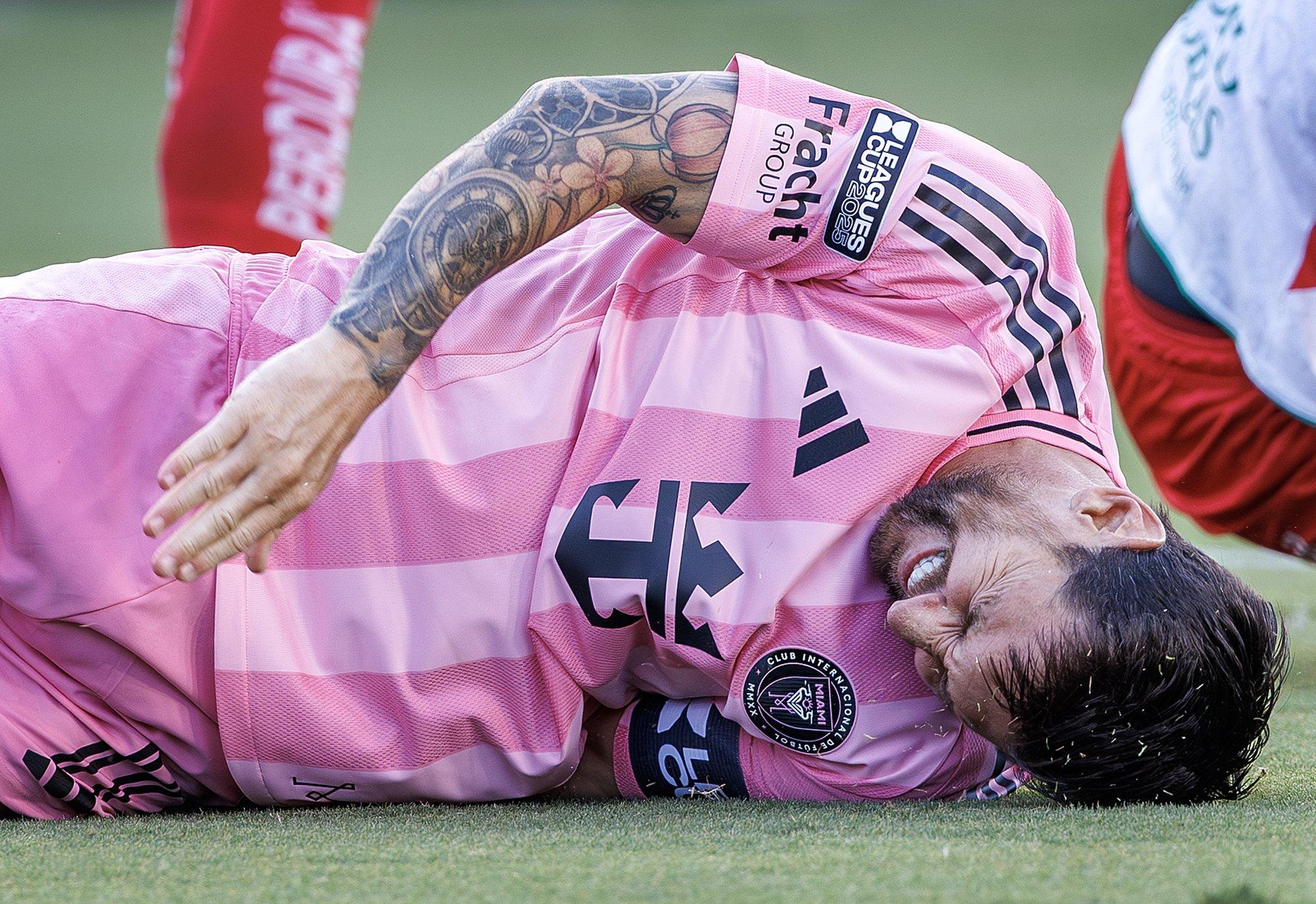 Jalgpallitäht Lionel Messi vigastas reielihast