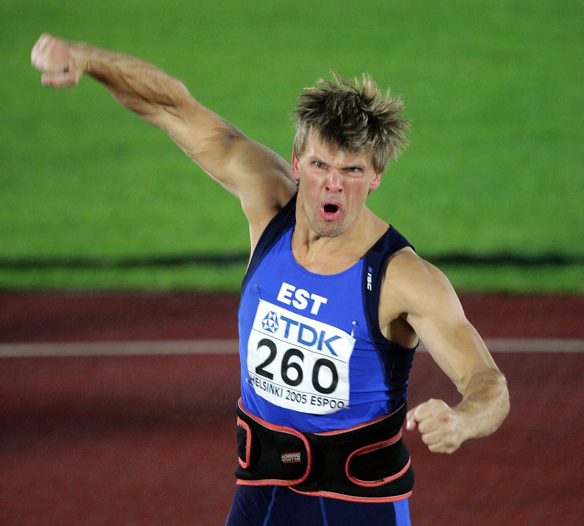 VIDEO JA FOTOD | Täna 20 aastat tagasi viskas Andrus Värnik end maailmameistriks