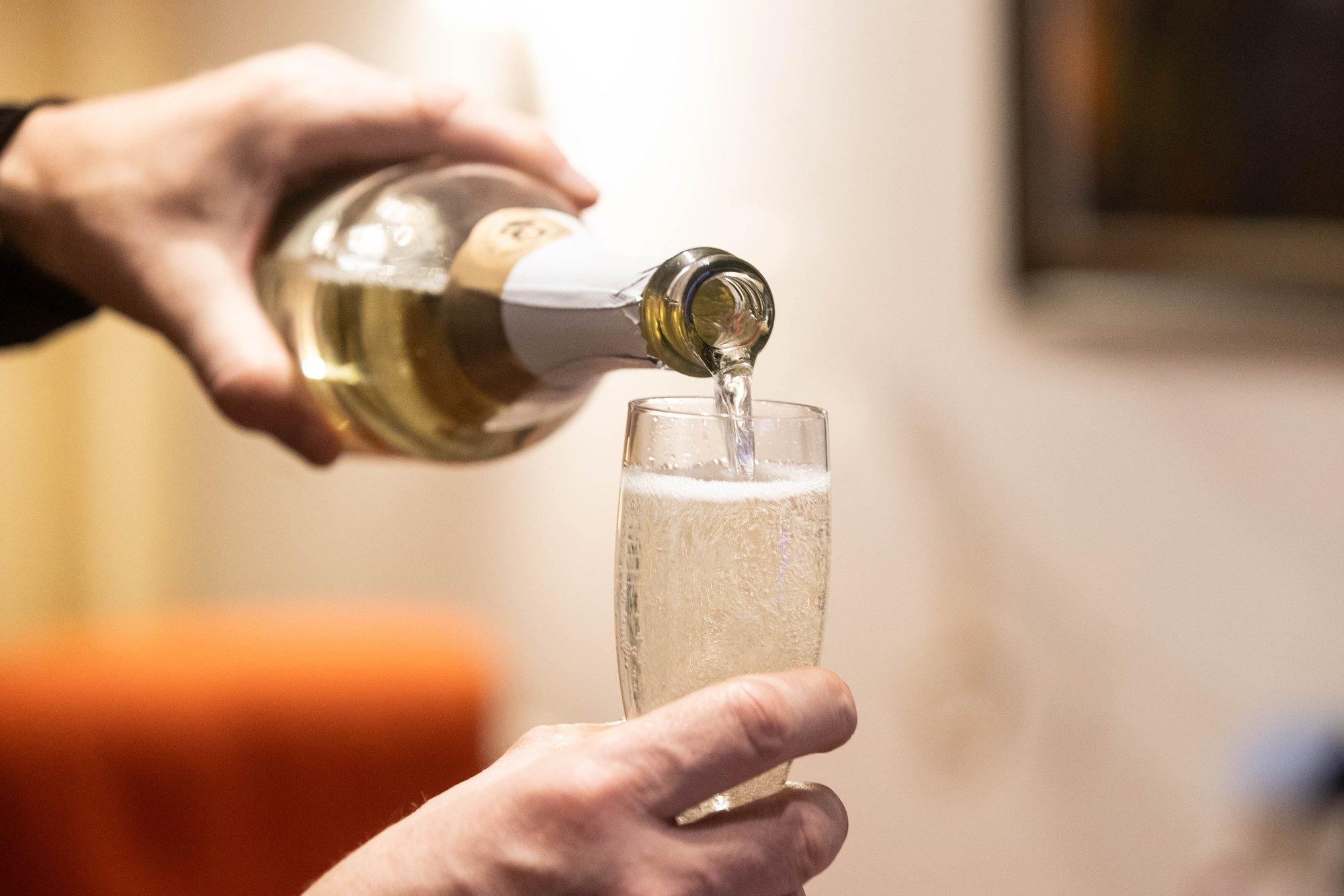 LUGEJA KÜSIB | Kas ühistu saab korteri sundmüüki panna, kui elaniku joomapeod häirivad naabreid?