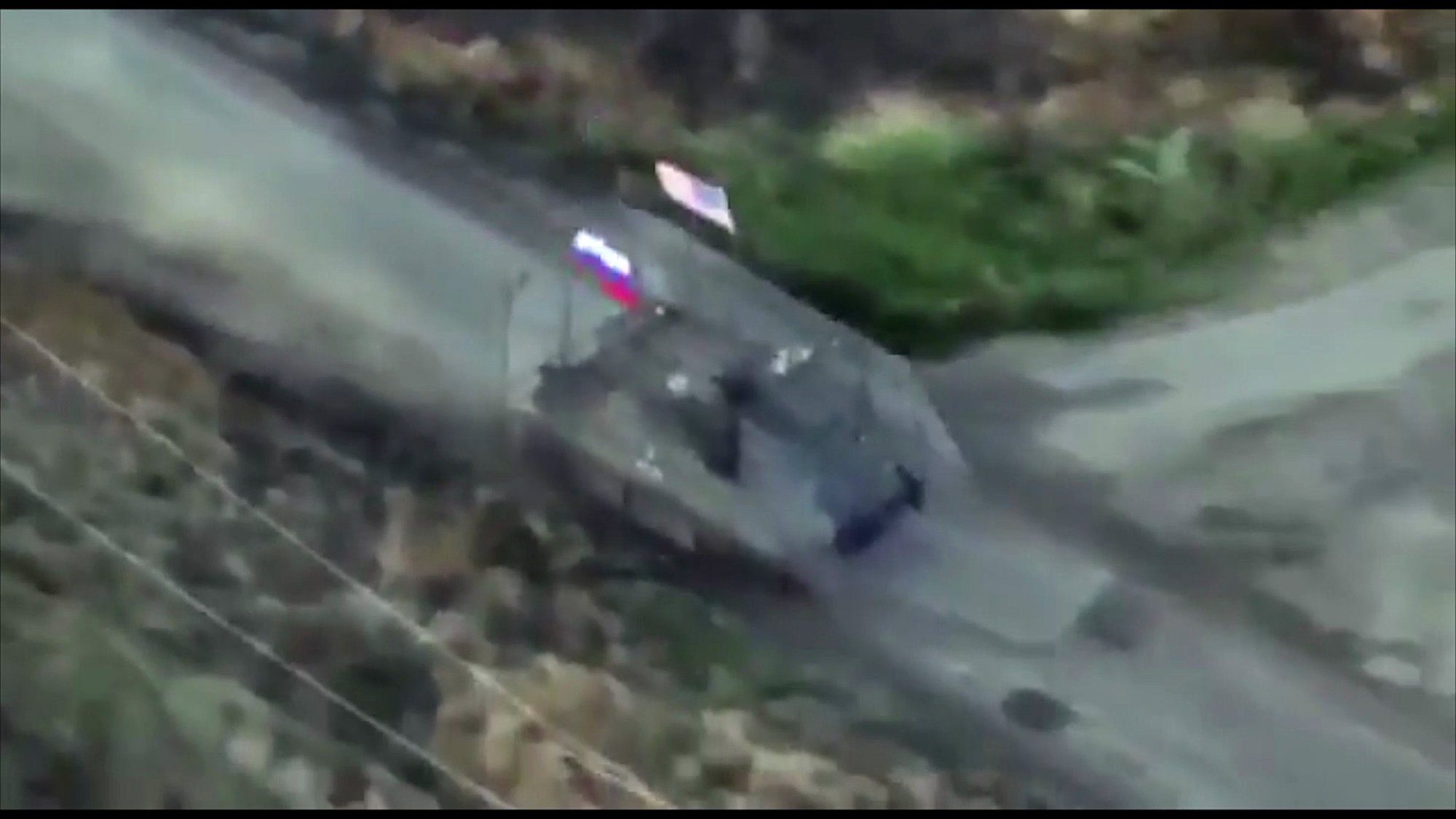 VIDEO | Kremli meedias näidatakse sõjatehnikat USA ja Venemaa lippudega