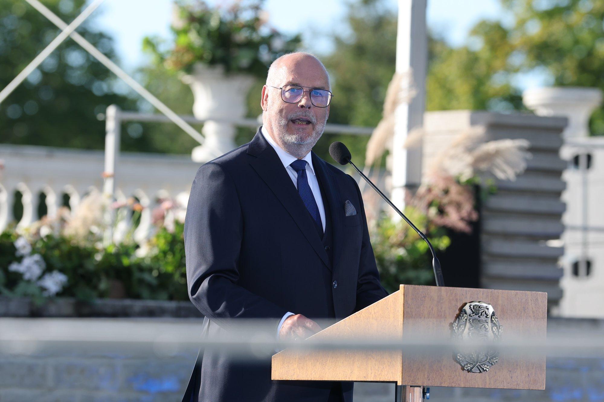 JUHTKIRI | President peitis pea liiva alla