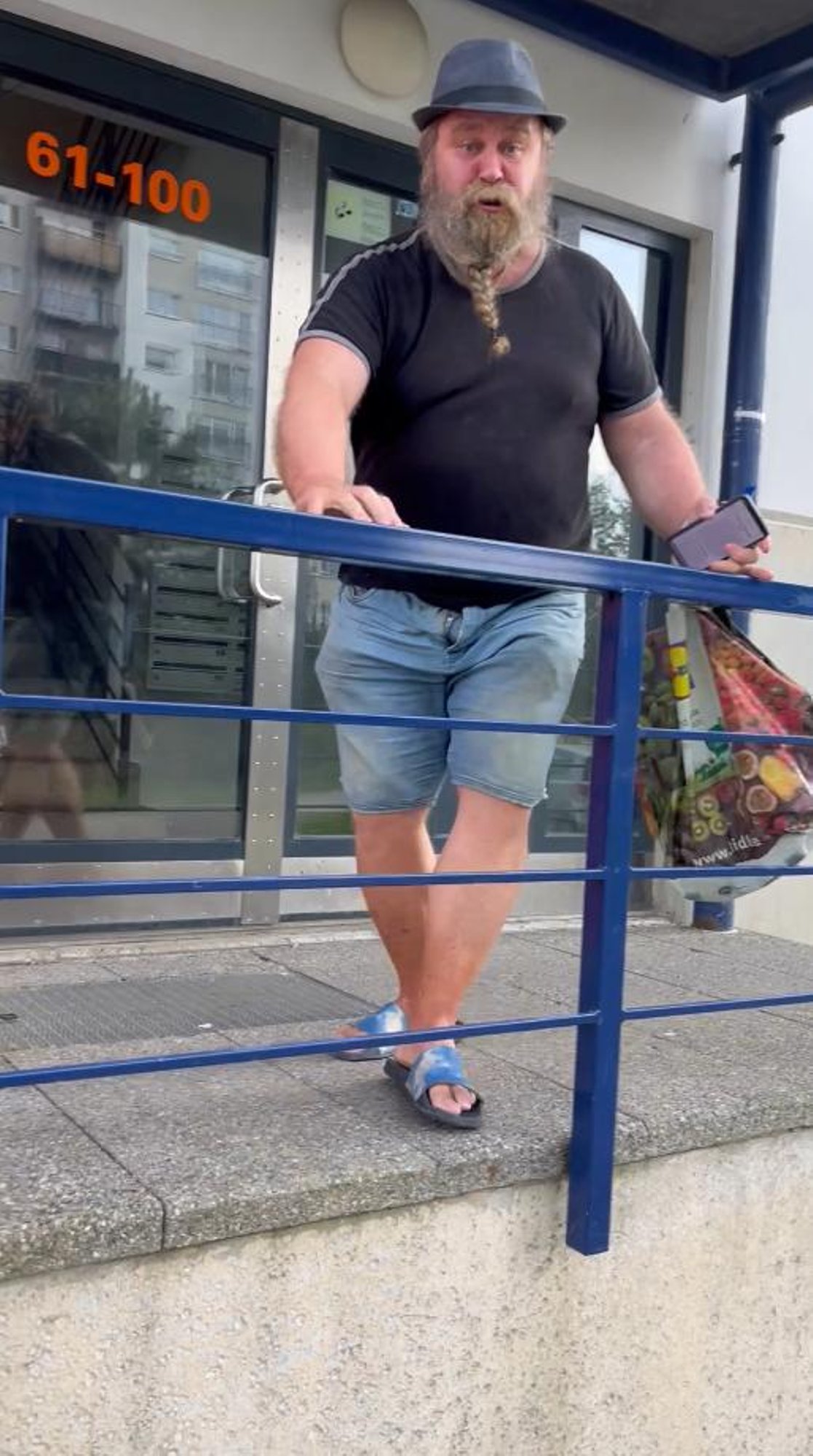 Politsei tuvastab isikuvastases kuriteos kahtlustatavat meest