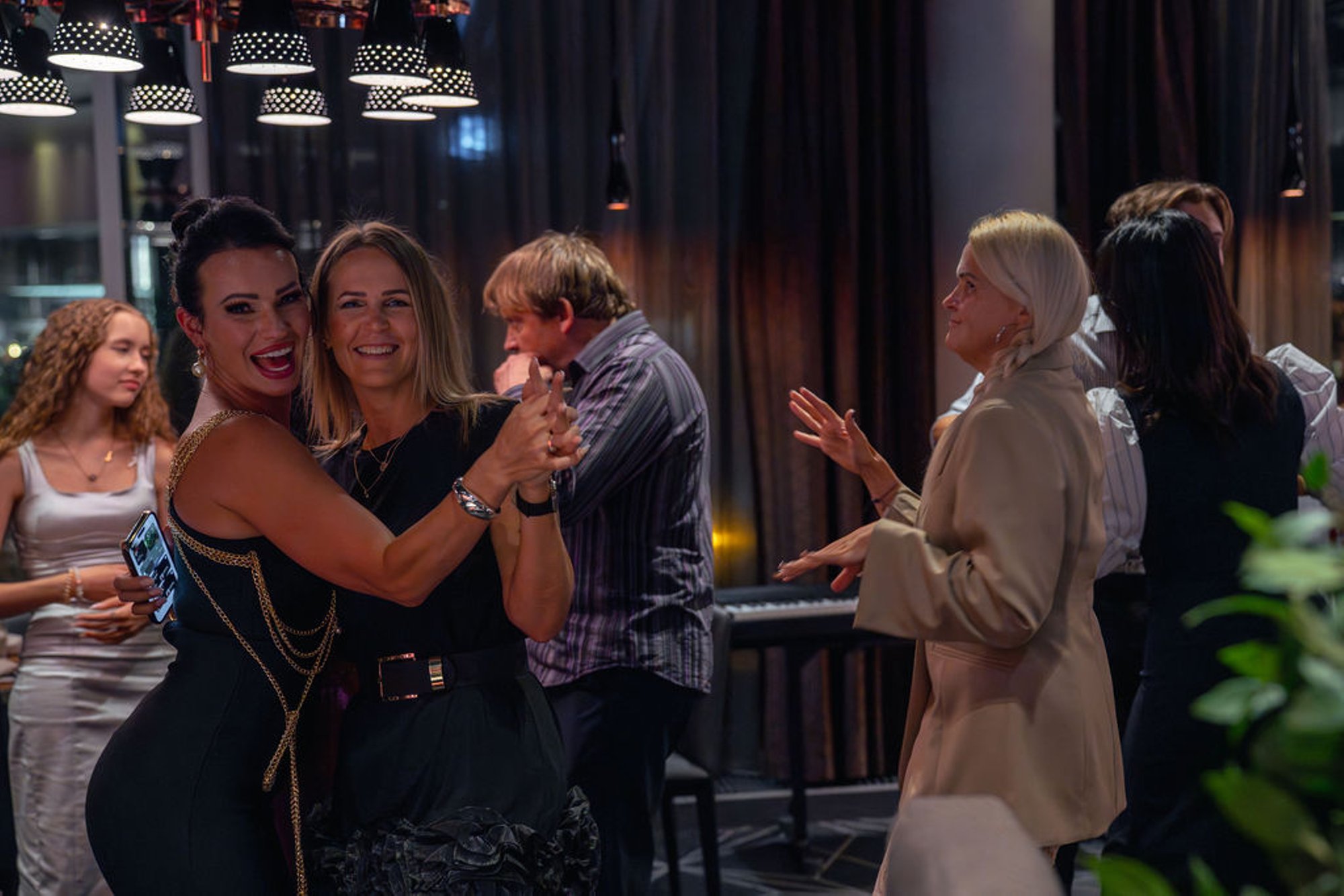 EKSKLUSIIVSED FOTOD | Silvia Ilves tähistas sünnipäeva suure peoga: „Kallim valas mulle muudkui null mulli“