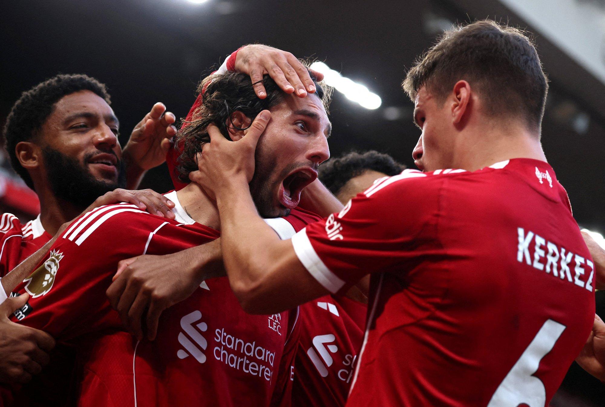 Szoboszlai maagiline karistuslöök tõi Liverpoolile Arsenali skalbi, City kaotas teise mängu järjest