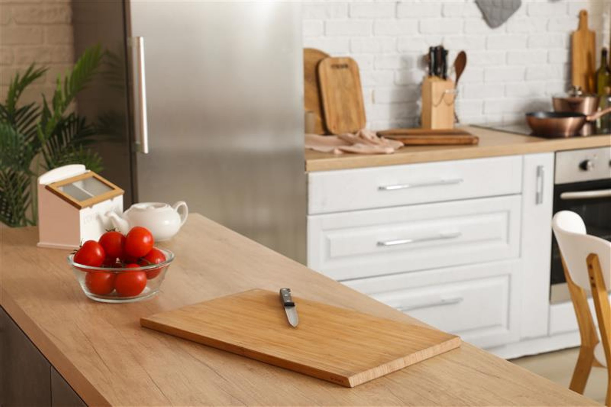 TABEL | Lihtsad nipid, millega pikeneb külmikus toidu säilivusaeg