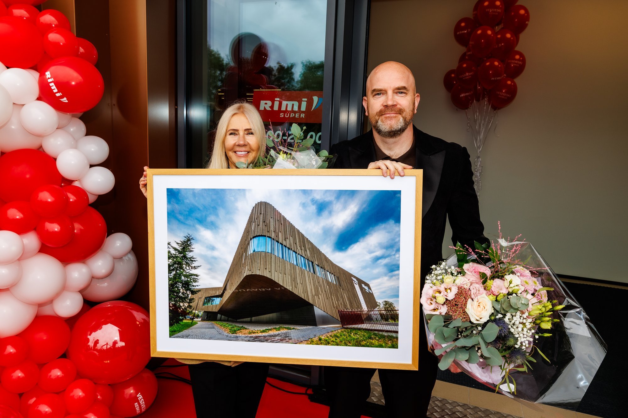 FOTOD | Eesti kaubanduspealinn sai taas lisa. Keilas avati 13 aastat kavandatud kaubanduskeskus