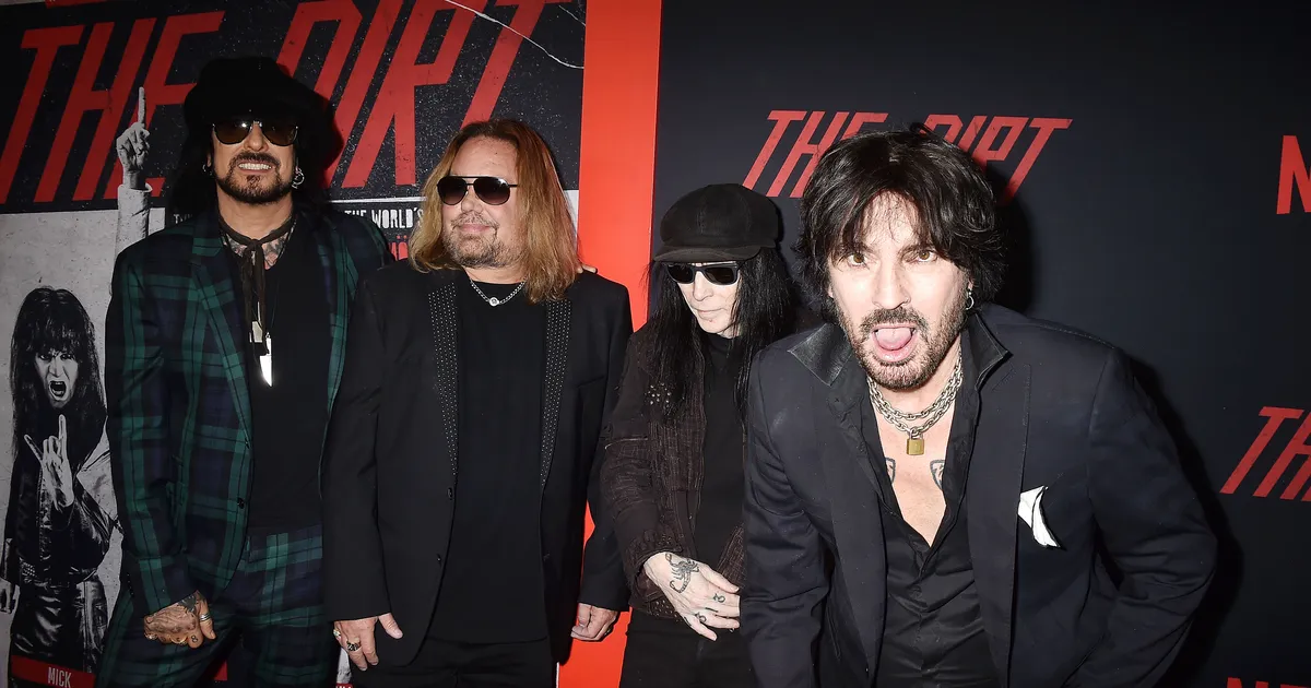 Mötley Crüe laulja meenutab rasket diagnoosi: «Pidin uuesti käima õppima»