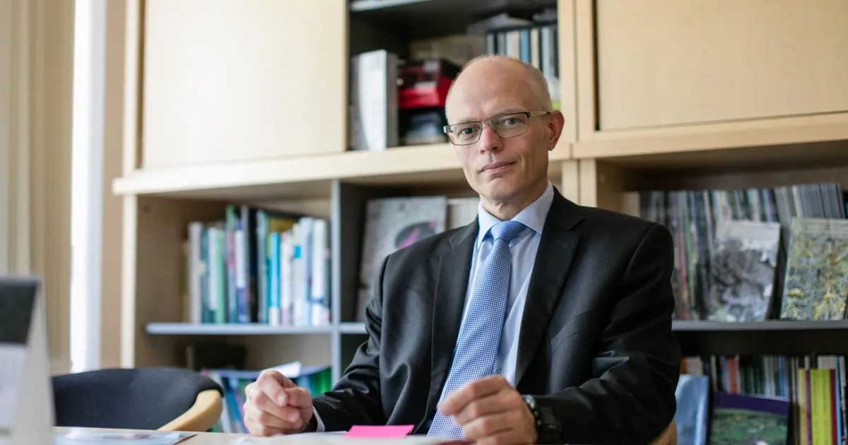 Ülo Niinemets ⟩ Kallis bürokraatia kägistab majanduskasvu