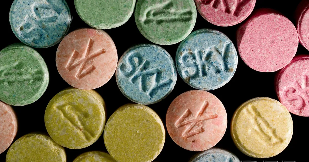 LÄBIMURRE TRAUMARAVIS ⟩ Teadlased uurivad tuntud peo-narkootikumi kasutamist Ukraina veteranidel