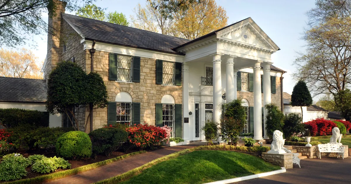 HULLUMEELNE SKEEM ⟩ Naine tahtis Elvis Presley häärberi ära varastada