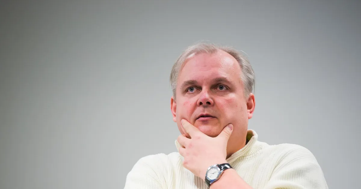 ERKKI BAHOVSKI ⟩ Briti ajakirjanduse sissetallatud rada