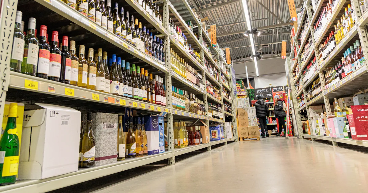 Uus müügiaegade piirang on pannud lätlased kohati alkoholi varuma