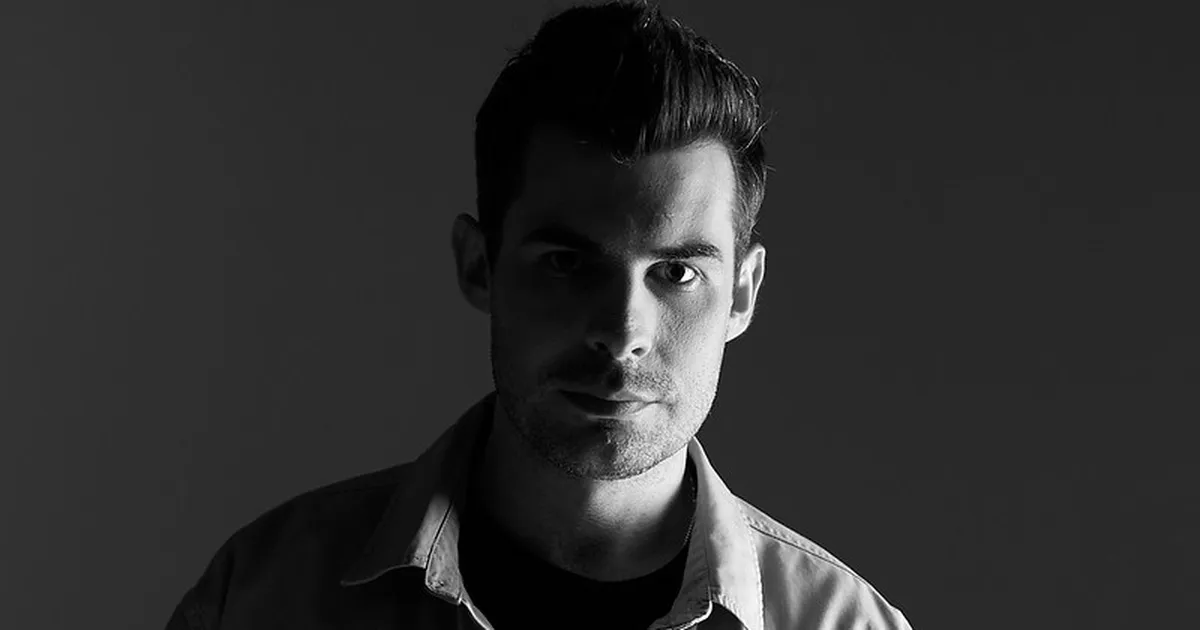 PILDID JA VIDEO ⟩ Miljoneid vaatamisi kogunud pianist Alexander Motovilov täidab Station Narva klassikalise romantilise muusikaga