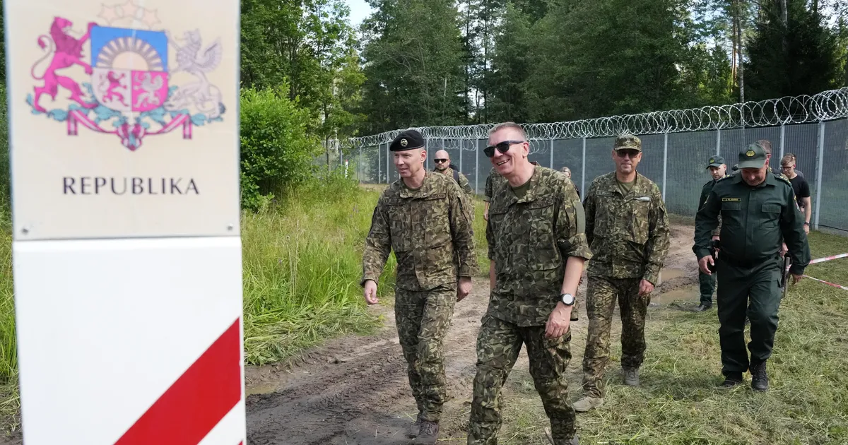 Hallide passidega elanikke ei puuduta, aga kindlasti puudutab Eesti elamisloaga Venemaa kodanikke: Läti muudab välismaalaste sissesõidureegleid