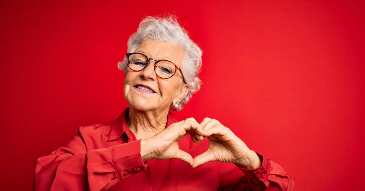 23-aastane tudeng armus 60 aastat vanemasse naisesse: elame koos ja perekonnad toetavad meid