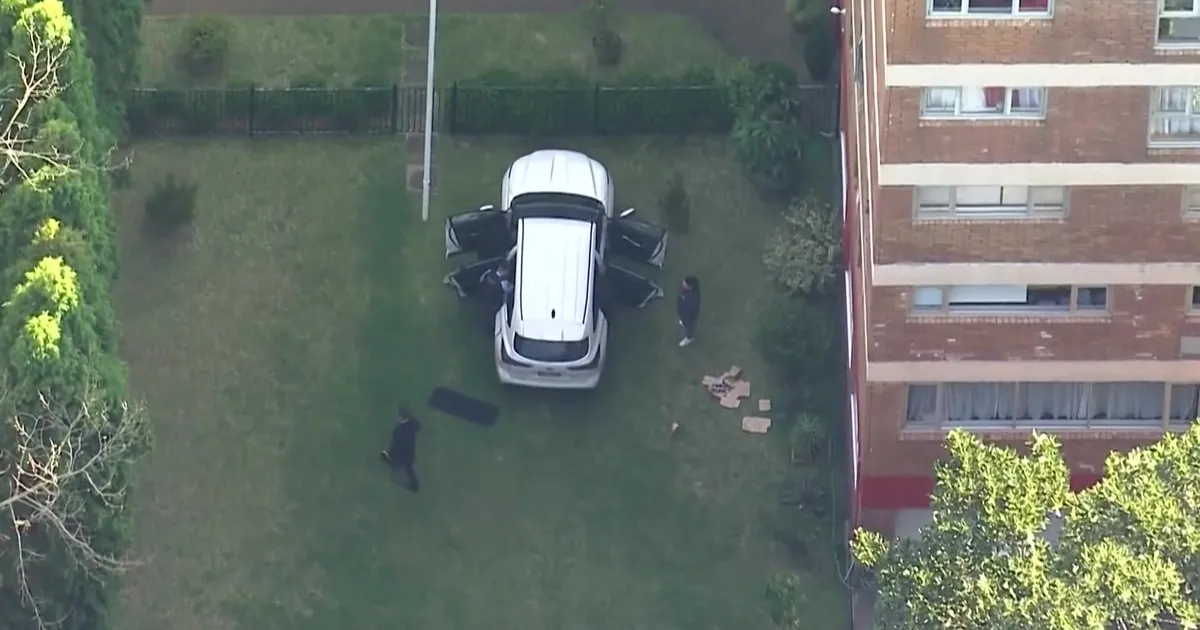 VIDEO ⟩ Austraalias rammiti Vene konsulaati, kus on peidus Vene propagandist