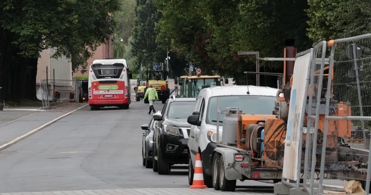 Ehitajatel ja bussidel tuleb kitsamale Vabaduse puiesteele koos ära mahtuda