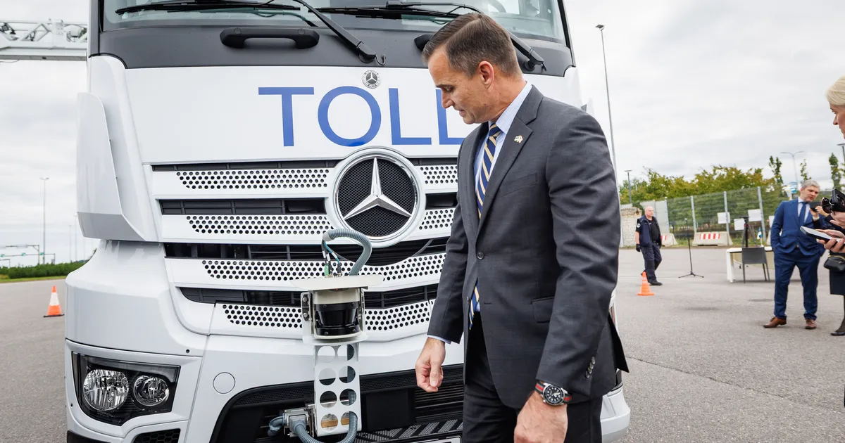 FOTOD ⟩ Maksu- ja tolliamet võtab kasutusele uusima tehnoloogiaga röntgenmasina