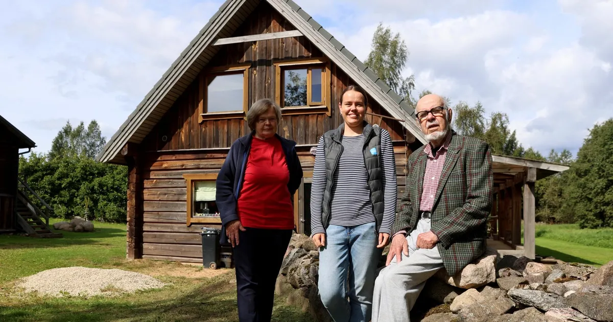 ELU ISE ⟩ Koomik Kaarel Tuvike peab koos perega puhketalu ja juhib ikka veel pidusid