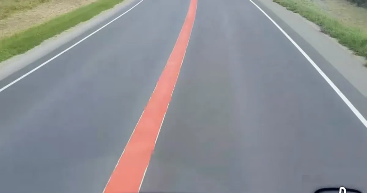 Maanteel avanenud vaatepilt tekitas segadust: kas see on mingi nali või?