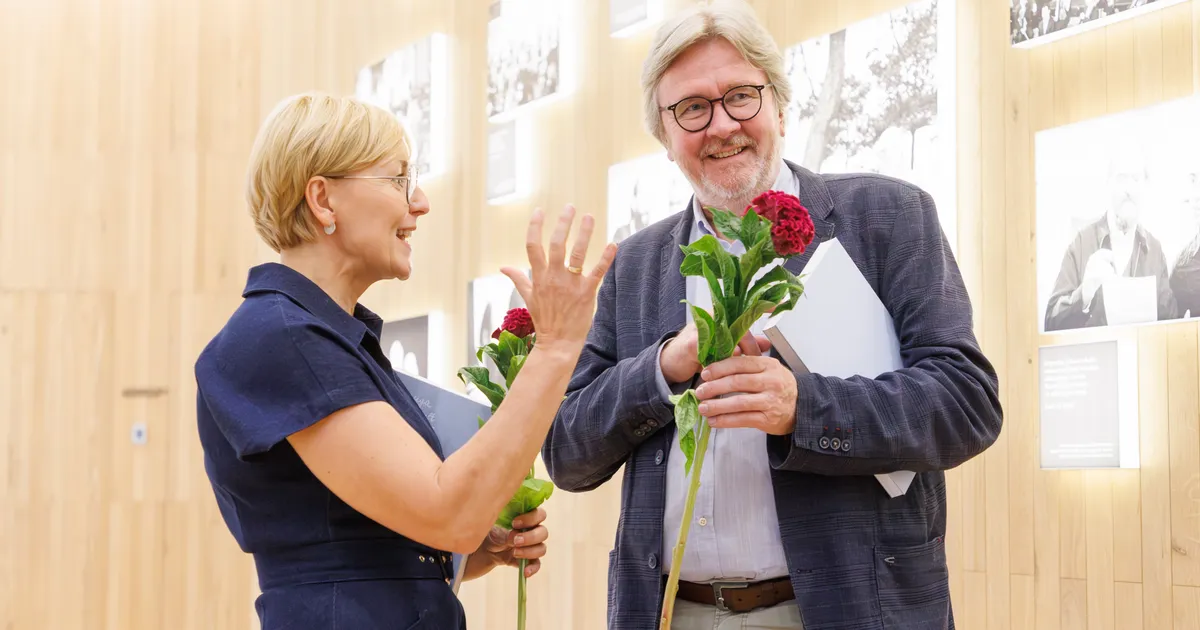 GALERII ⟩ Pidulik! Avaldati raamat, mis tähistab Arvo Pärdi loomingu kelmikaid väikevorme