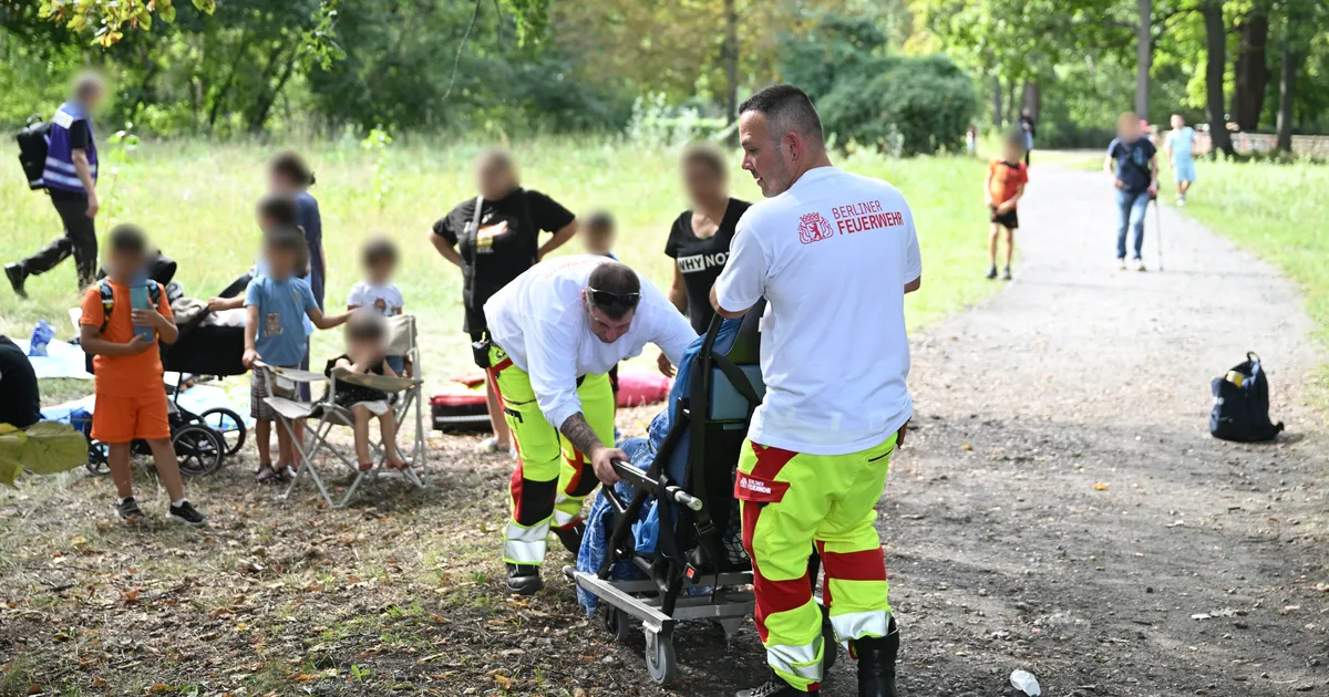 Berliinis sõitis auto lasterühma, mitmed said viga