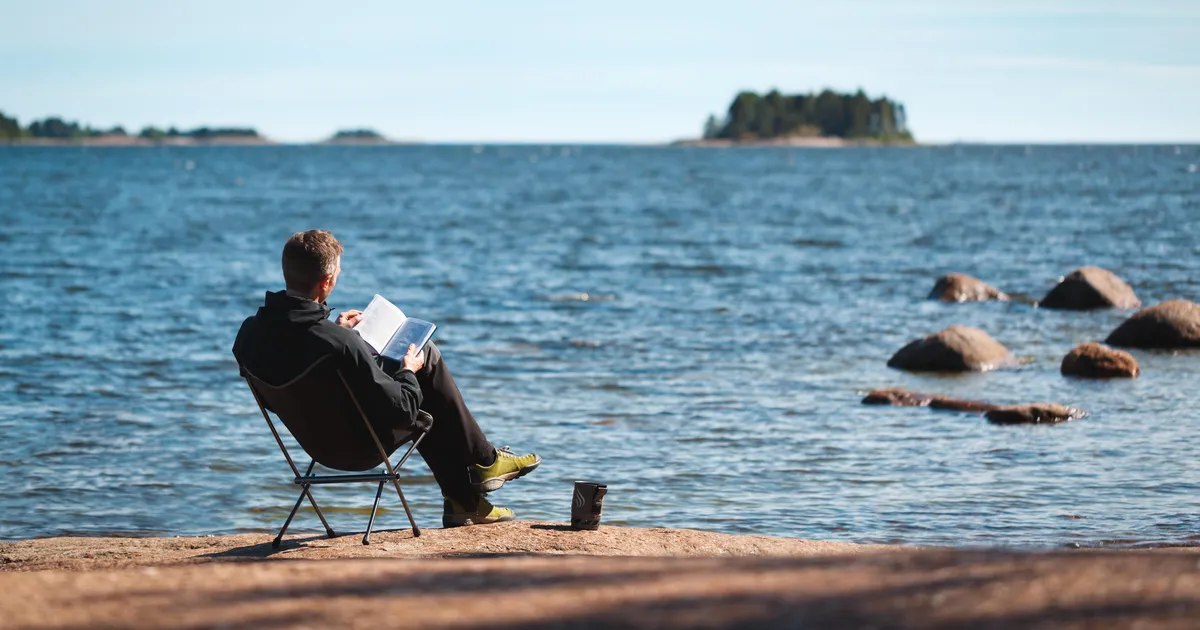 UUS ROMAAN ⟩ Kristjan Saali «Vihma suudlus» viib lugeja Marsile