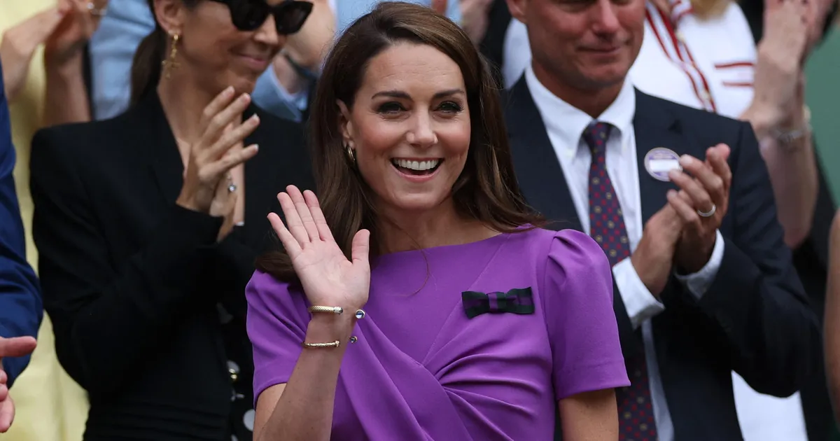 PILK PEALE! ⟩ Printsess Catherine üllatas puhkuselt tulles fänne oma uue ja heleda soenguga