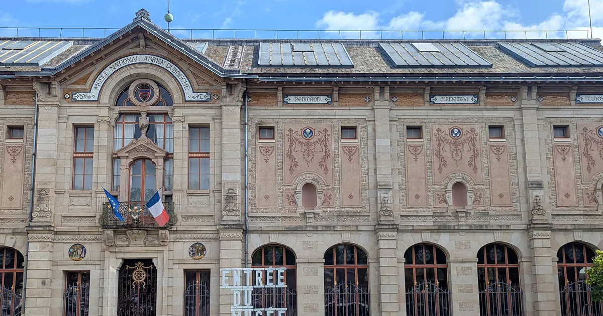 POLITSEI UURIB ⟩ Prantsusmaa muuseumist varastati 10 miljoni euro väärtuses portselani