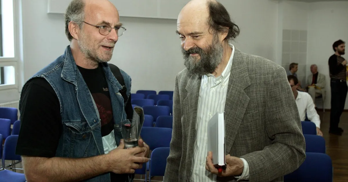 AK FOOKUS ⟩ Arvo Pärt vaatab kurva pilguga, aga kallistab meid soojalt