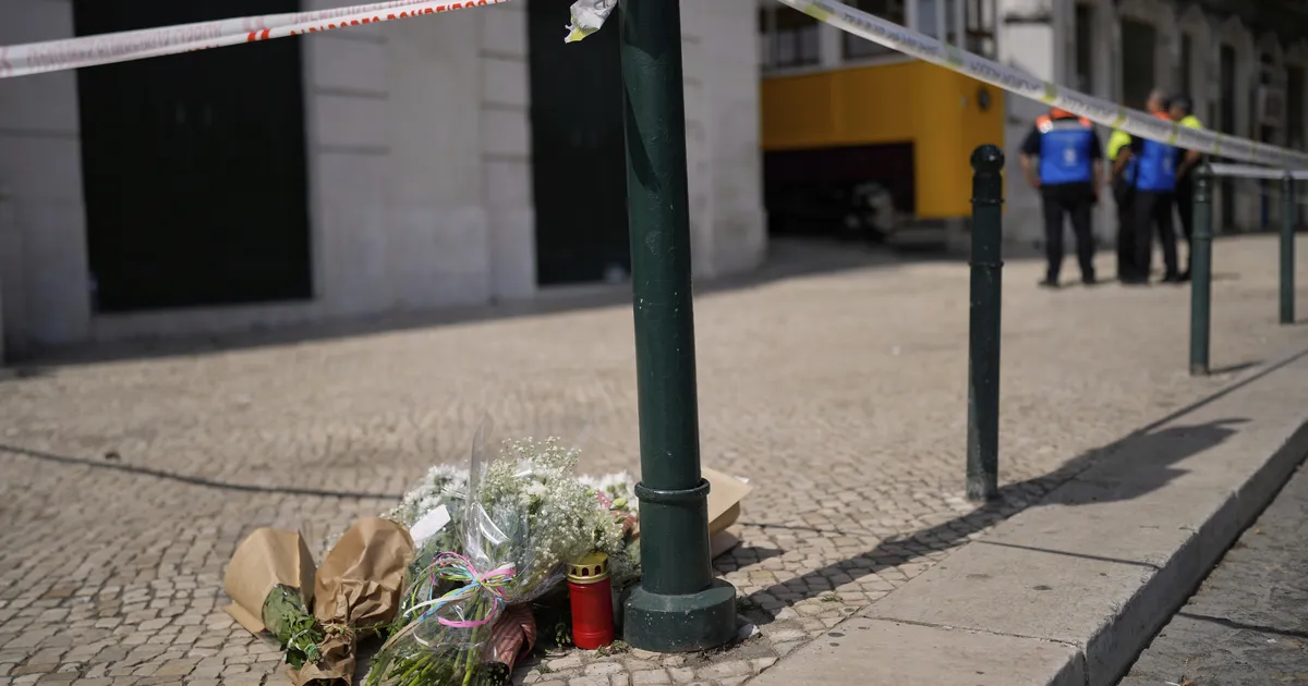 LISSABONI TRAGÖÖDIA ⟩ Isa kaotanud 3-aastane poiss, kelle rase ema sai raskelt vigastada, ei lasknud oma päästjast lahti