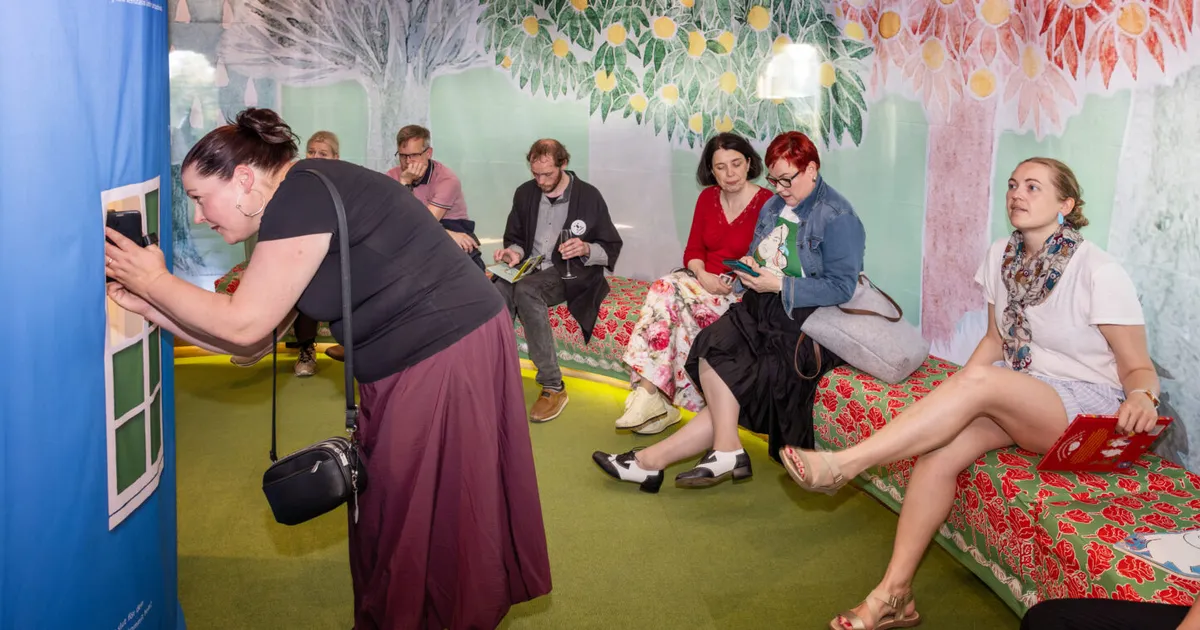 GALERII ⟩ Isegi Väike My oleks uhke: Tallinnas avati südamlik muumide näitus