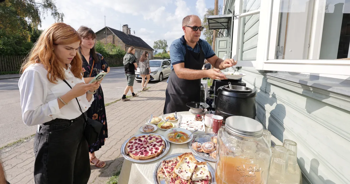 PILDID ⟩ Ülejõe inimesed kostitasid sõpru, tuttavaid ja võhivõõraid maitsva toiduga