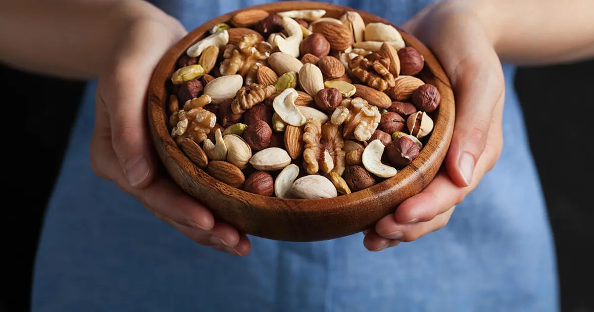 TEADLASED KINNITAVAD ⟩ See on parim aeg pähklite söömiseks