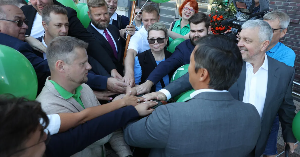 FOTOD ⟩ Keskerakond andis Tallinnas üle valimisnimekirja