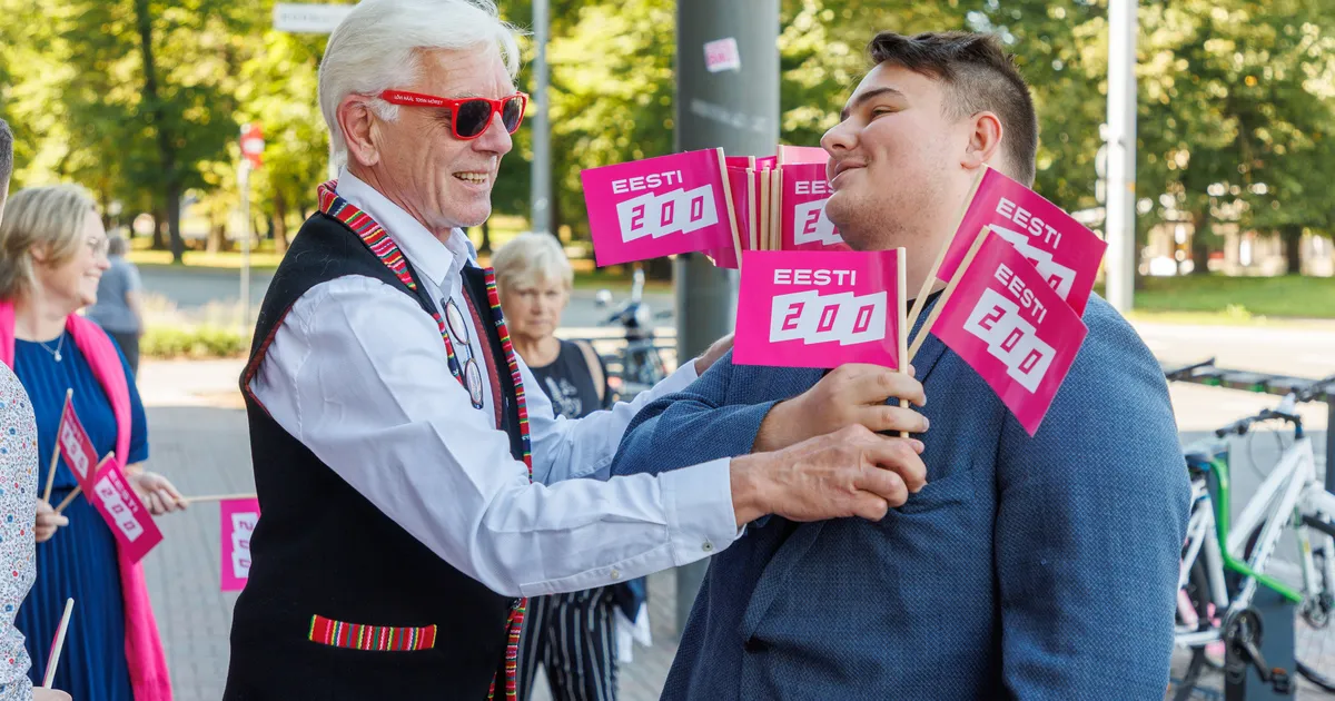 FOTOD ⟩ Eesti 200 andis Tallinnas üle valimisnimekirja