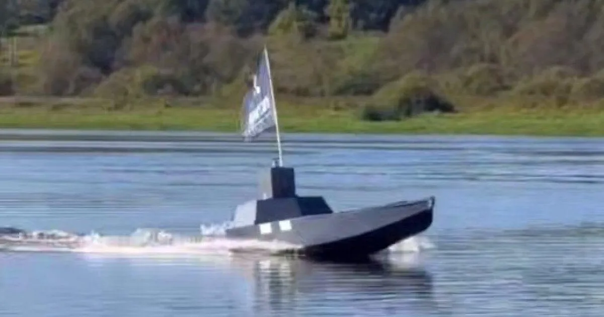 Putini uus meredroon laseb tagant optilist kiudu välja