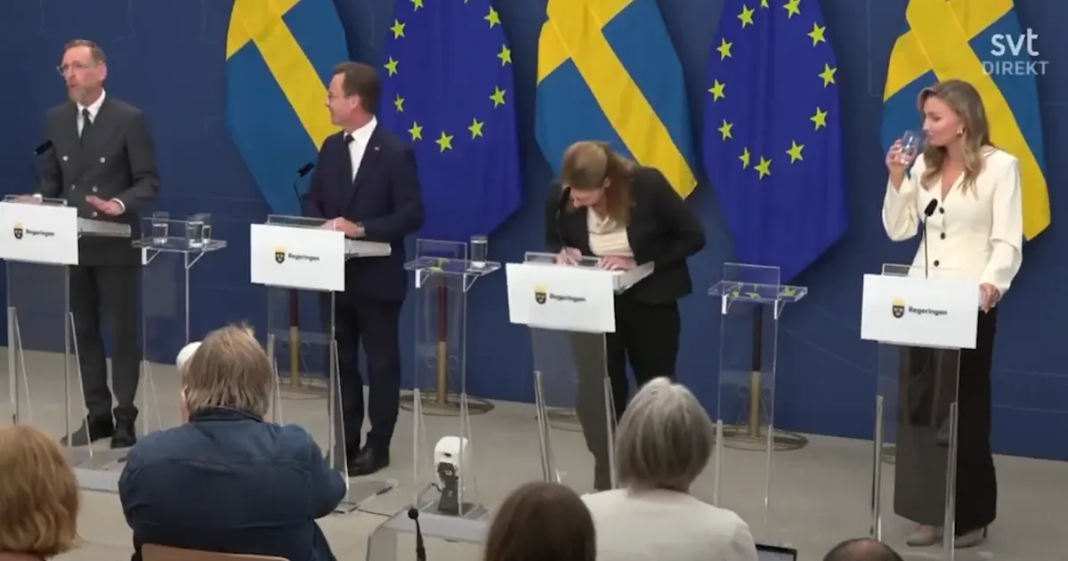 VIDEO ⟩ Hirmutav vaatepilt: Rootsi tervishoiuminister minestas pressikonverentsil