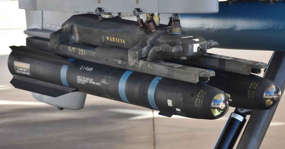 VIDEO ⟩ Ametnikud jahmunud: Hellfire'i rakett põrkas tundmatult lendobjektilt tagasi