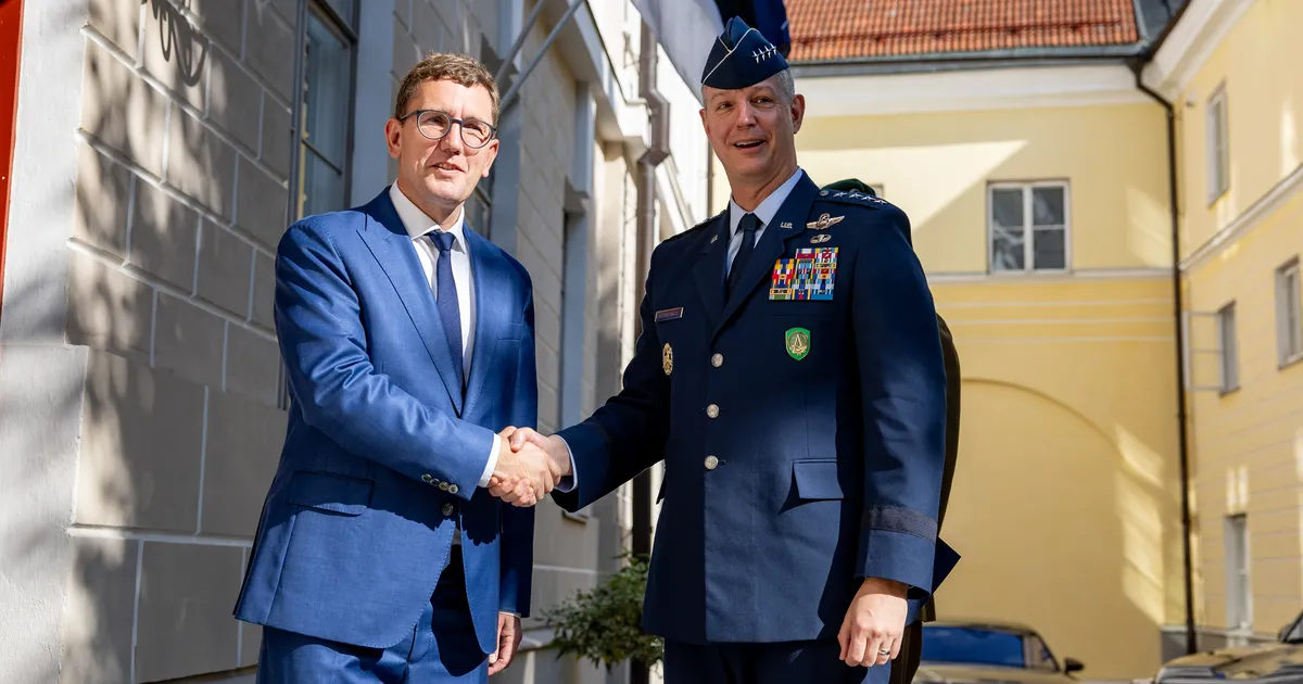 FOTOD JA VIDEO ⟩ Michal NATO kindralile: Poola õhuruumi rikkumise eest vastutab täielikult Venemaa